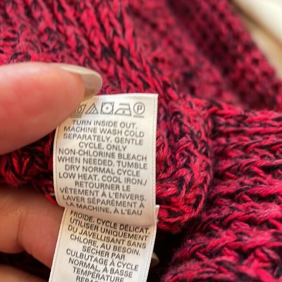 Victoria’s Secret red & black cotton slouchy sweater - Picture 9 of 10